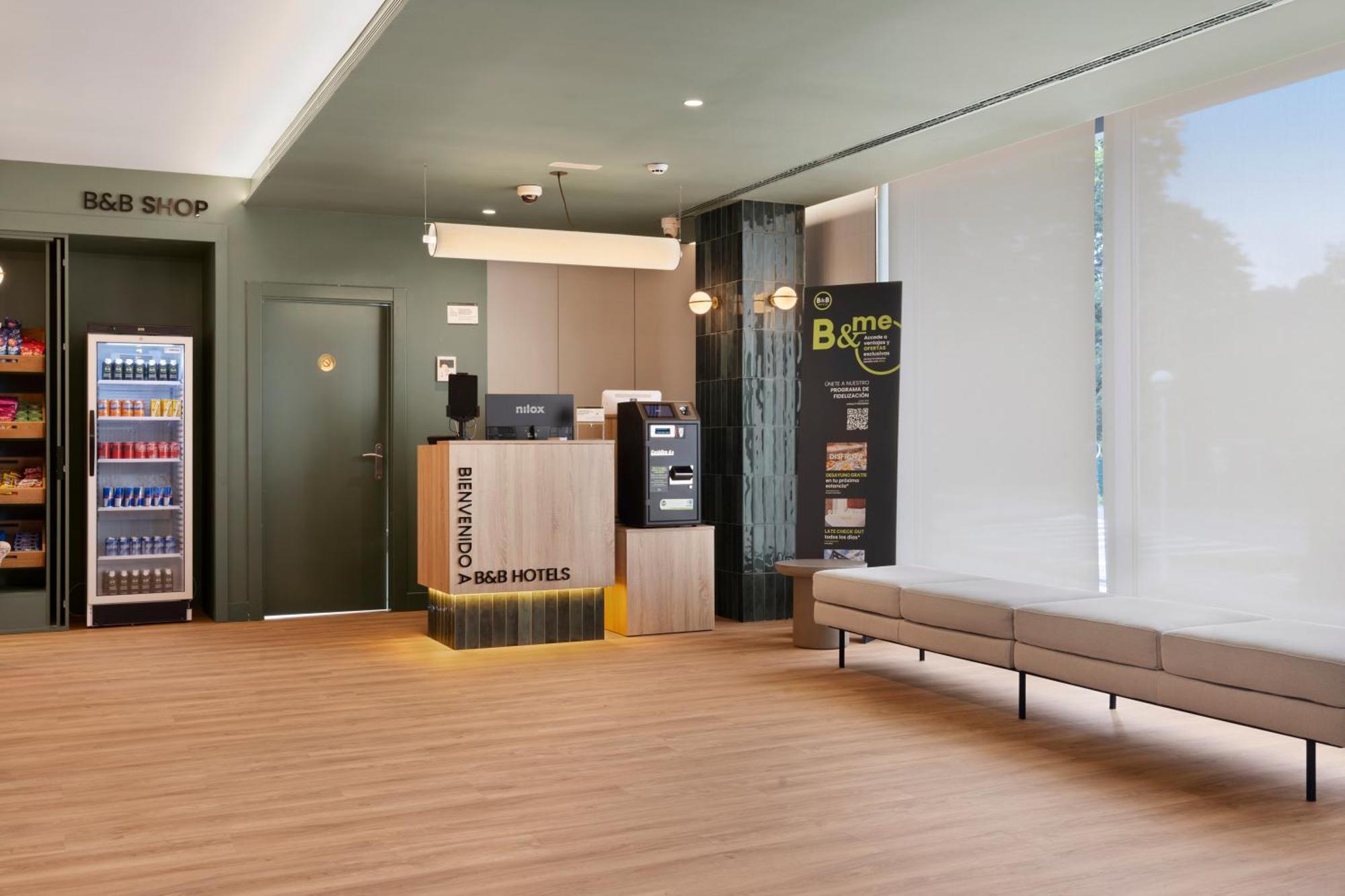 B&B Hotel カストロ・ウルディアレス エクステリア 写真