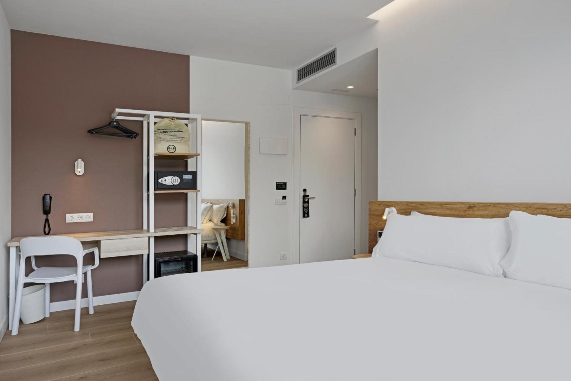 B&B Hotel カストロ・ウルディアレス エクステリア 写真